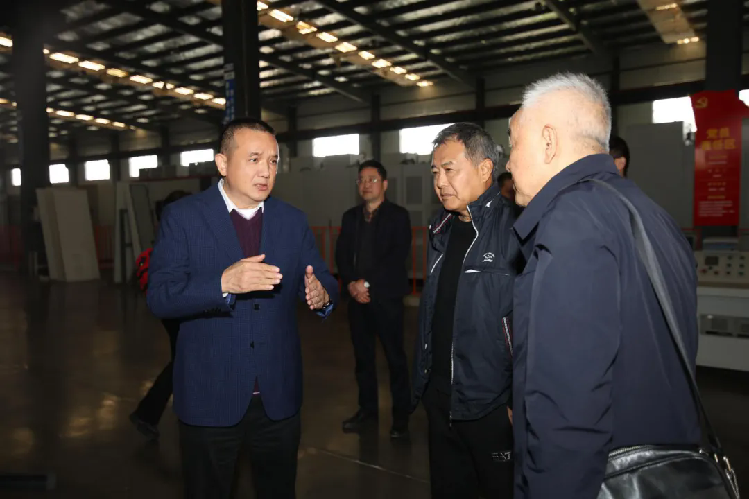 看見(jiàn)未來(lái)，才有未來(lái)?——中國(guó)服務(wù)型制造產(chǎn)業(yè)聯(lián)盟專家印建安一行赴大禹電氣考察指導(dǎo)